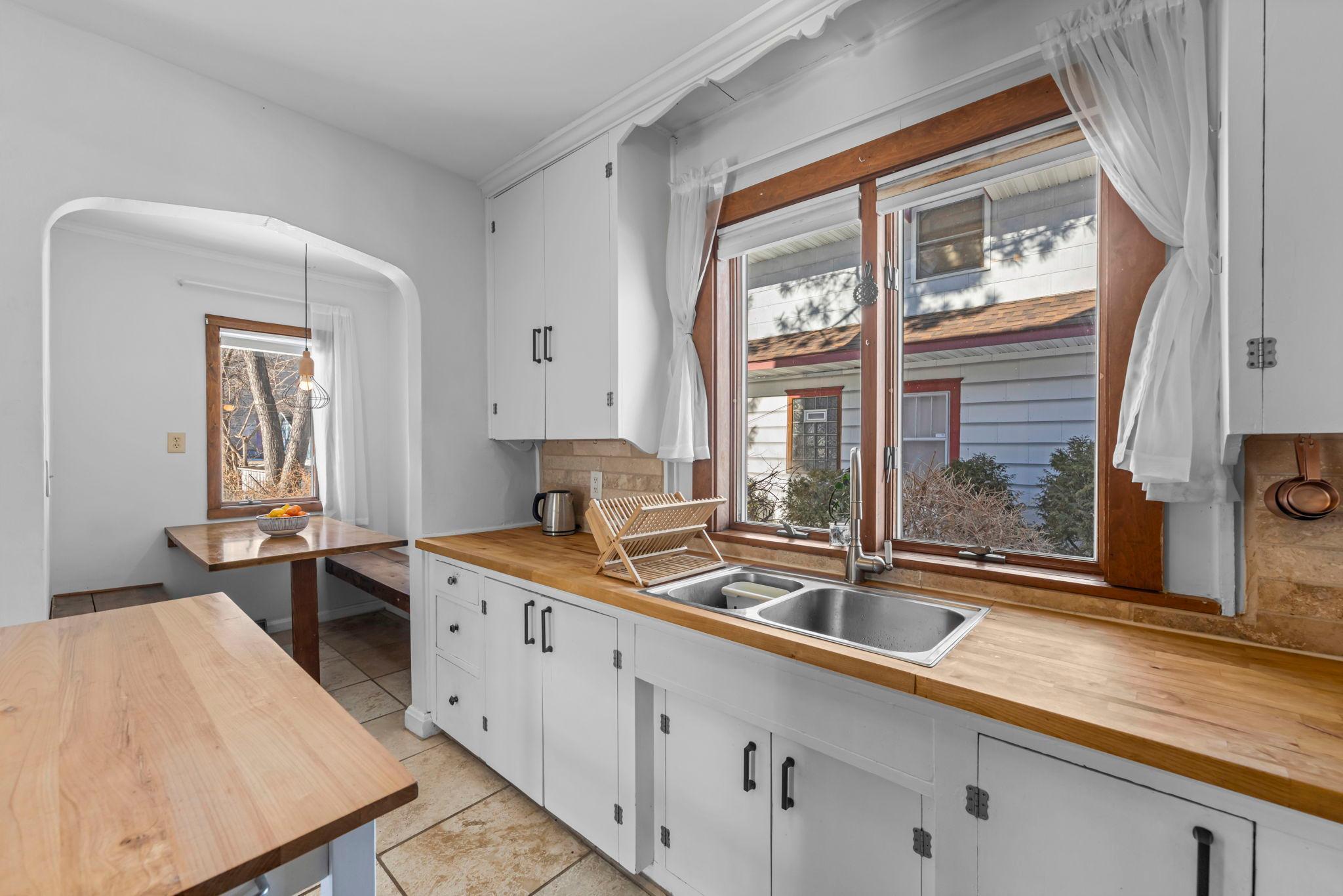 4106 Snelling Avenue