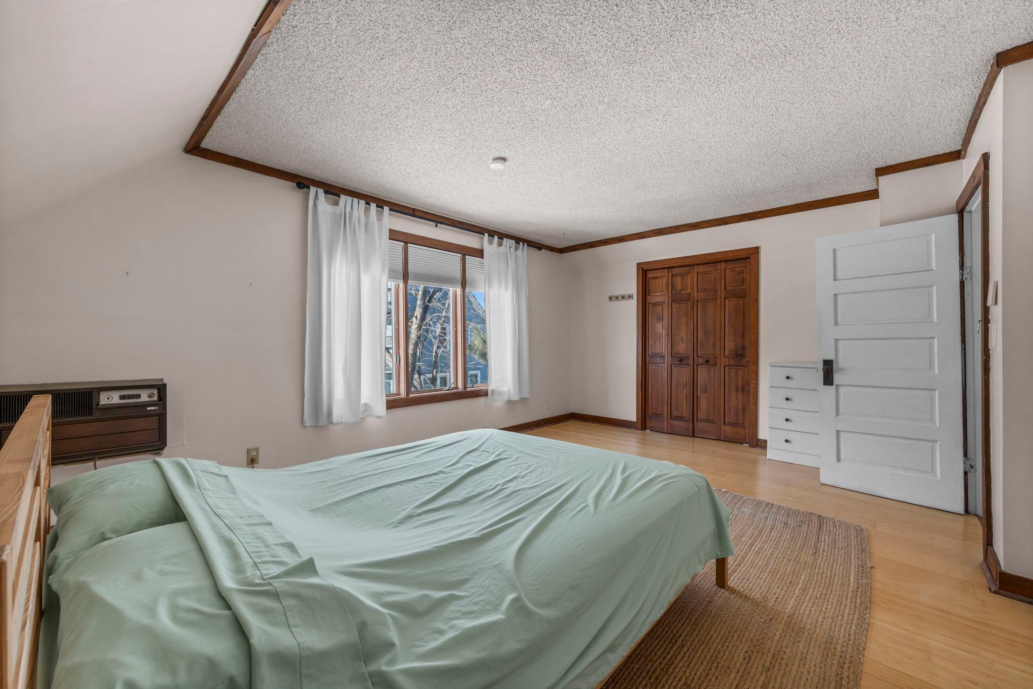 4106 Snelling Avenue