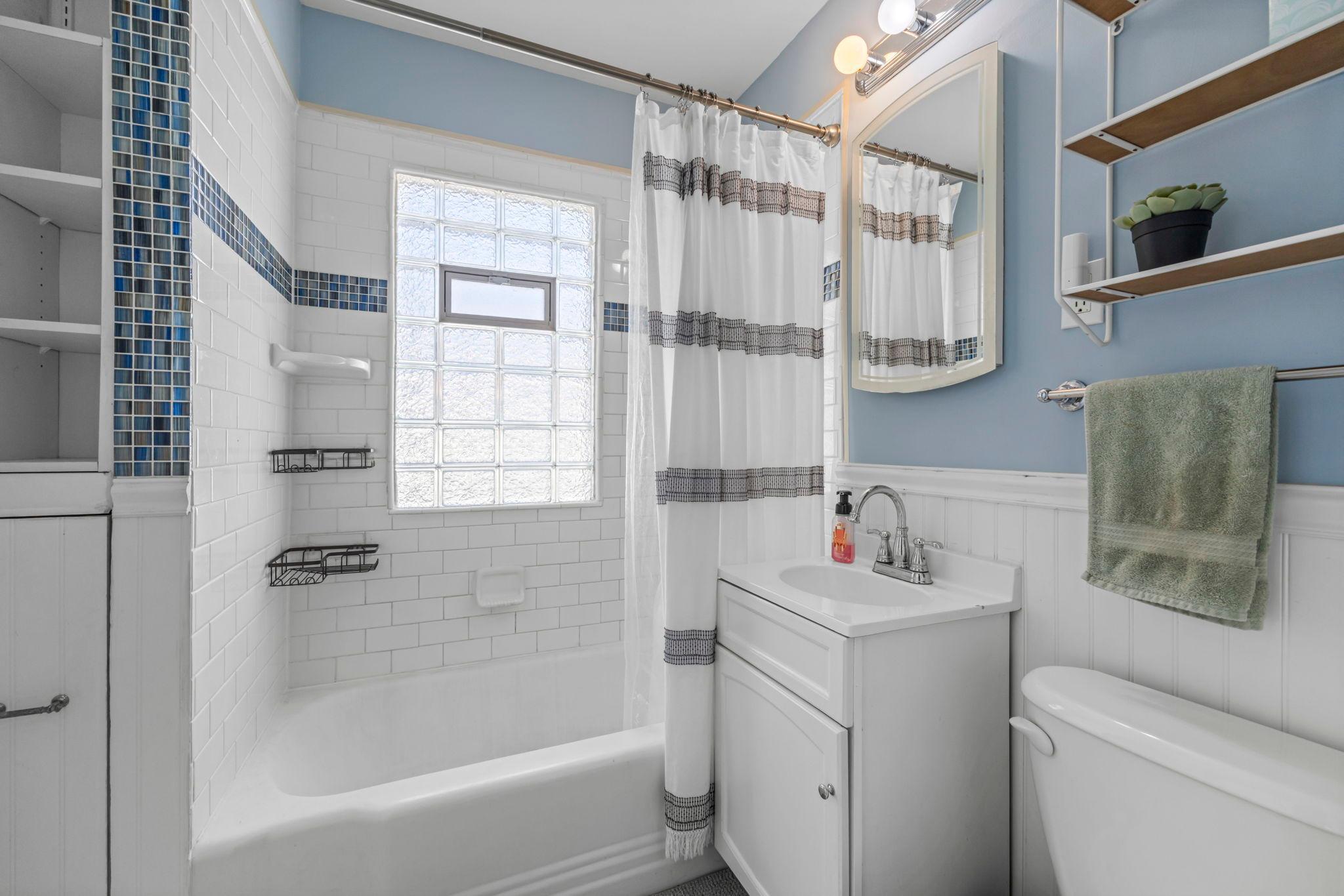 4106 Snelling Avenue