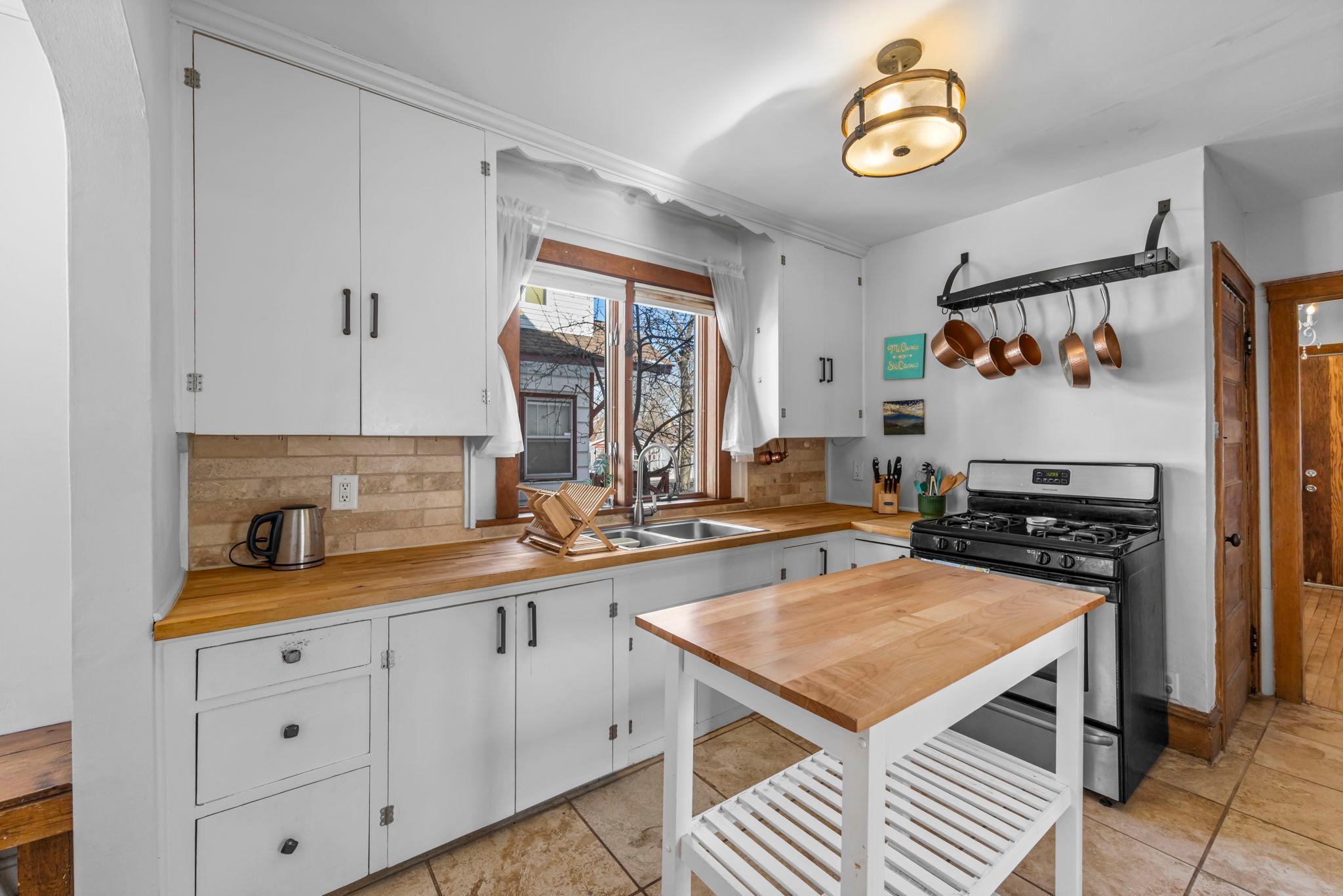 4106 Snelling Avenue