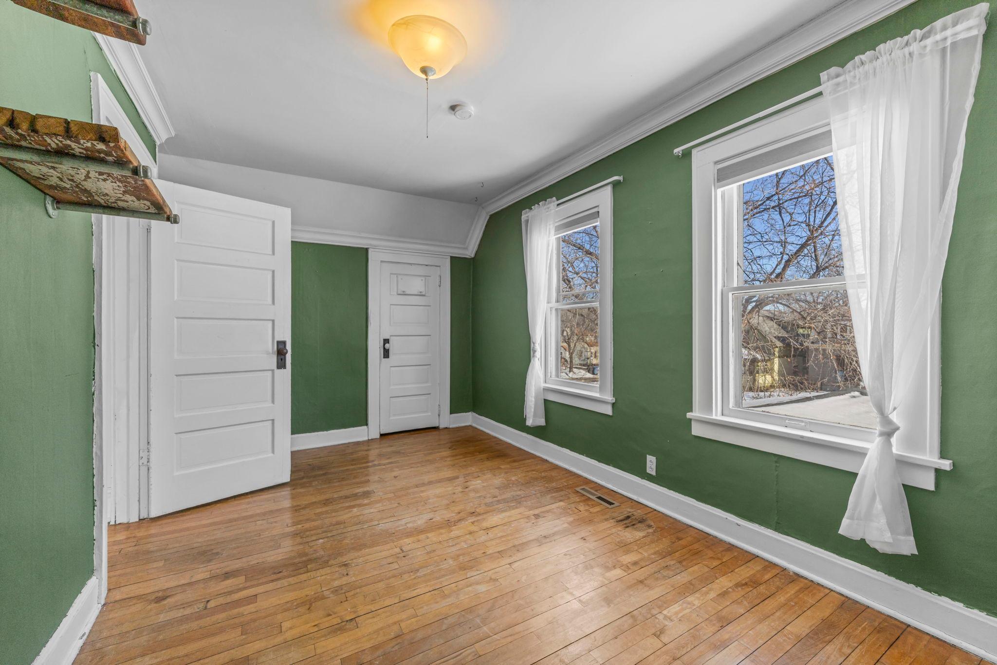 4106 Snelling Avenue