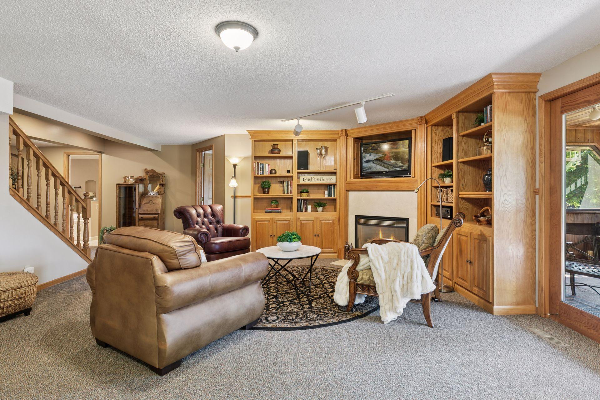 4838 Crown Lane