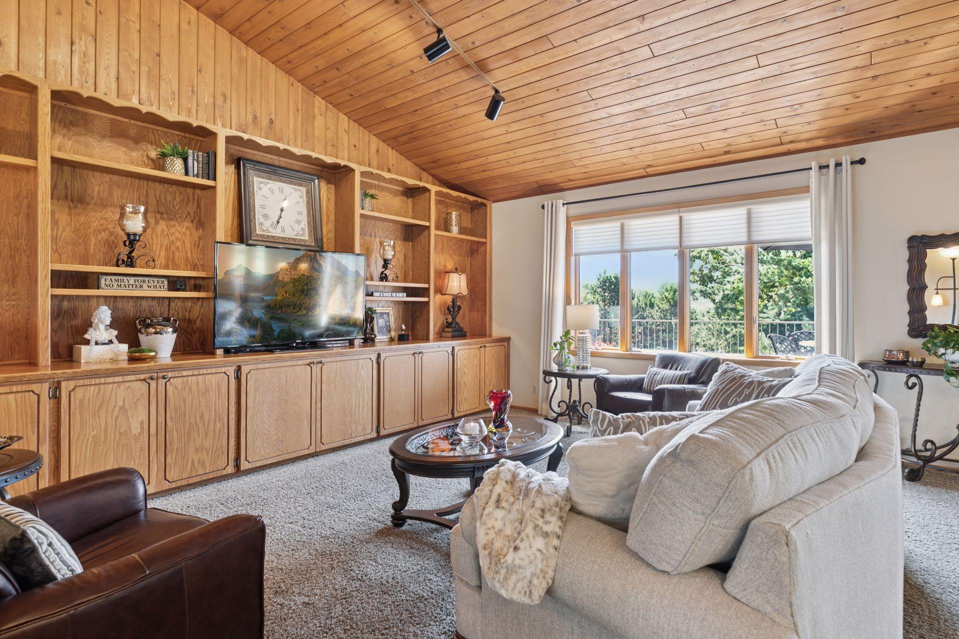 4838 Crown Lane