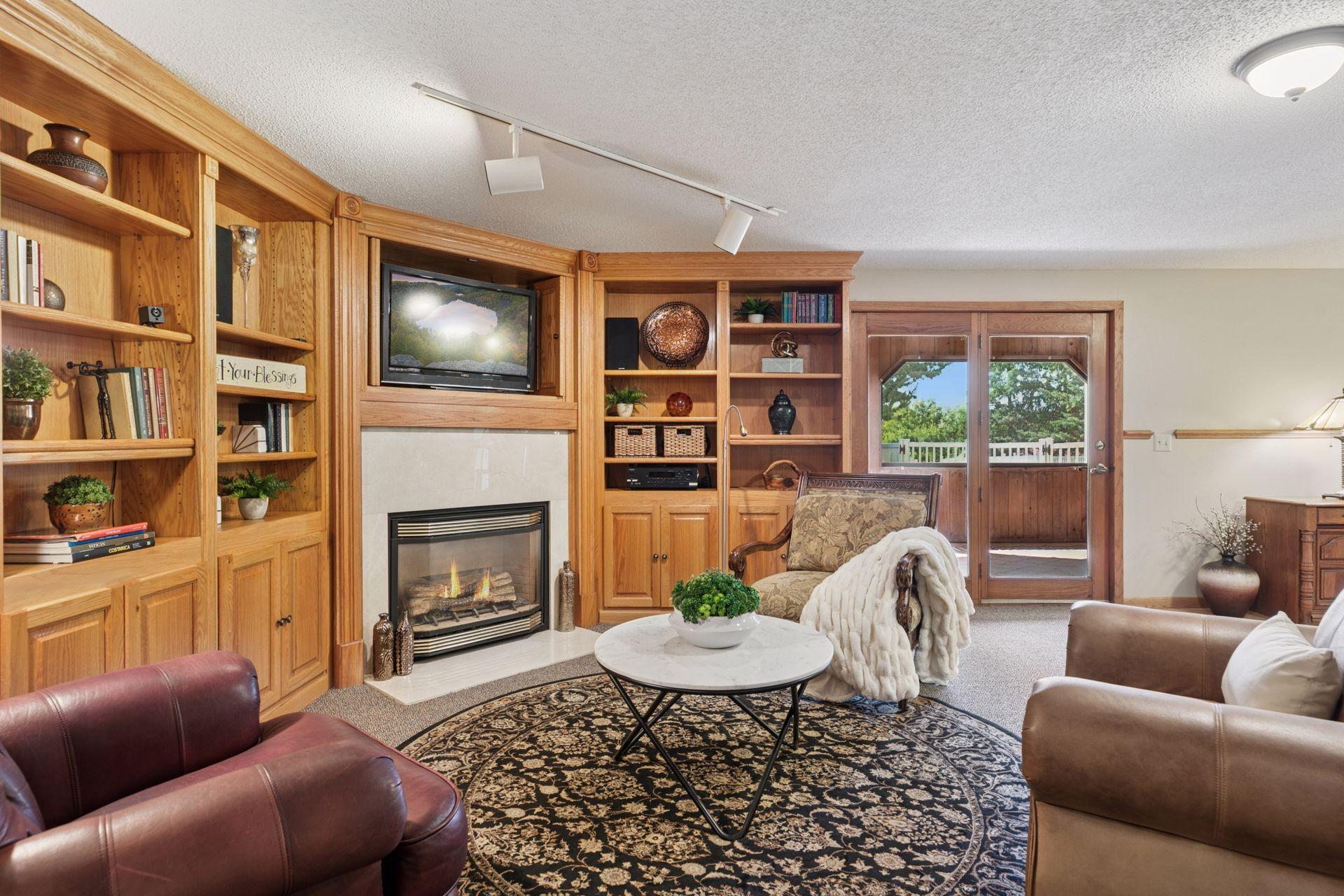4838 Crown Lane