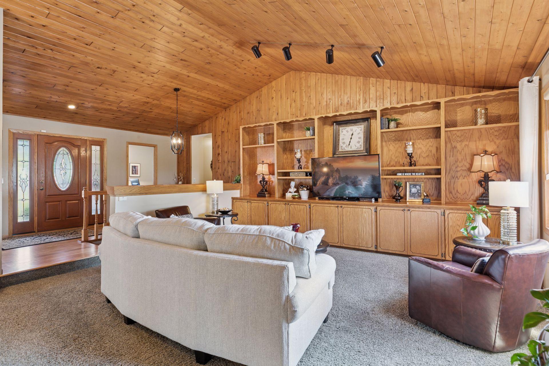 4838 Crown Lane