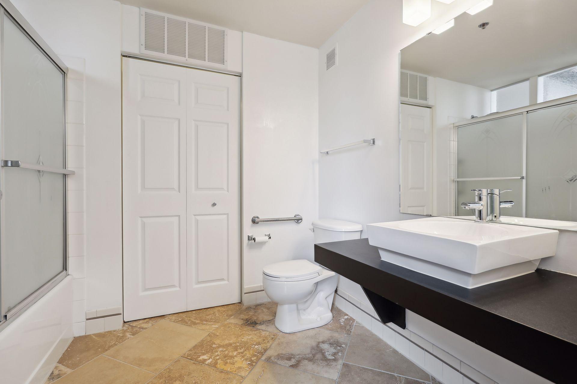 350 Saint Peter Street Unit: 1106