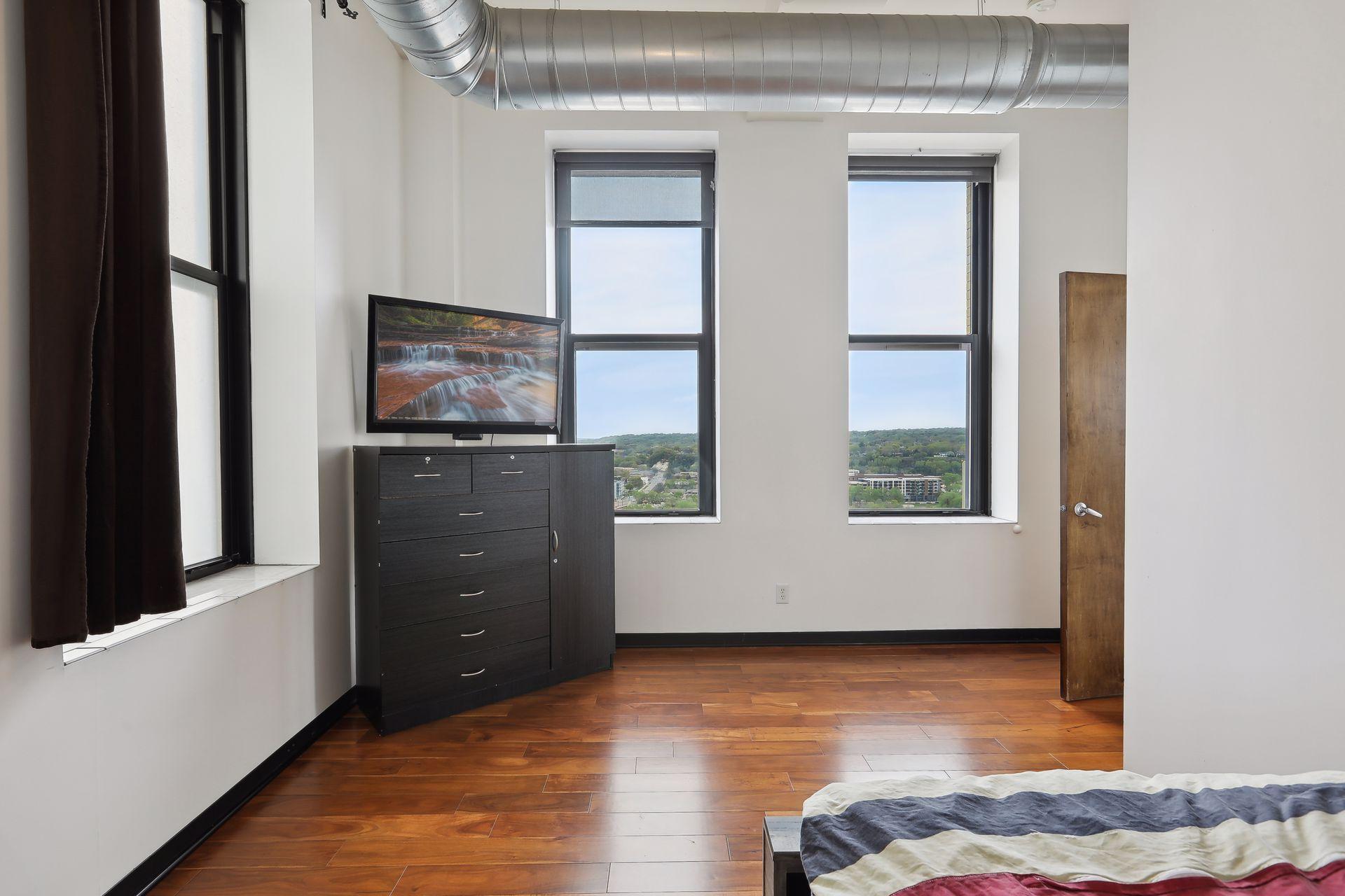 350 Saint Peter Street Unit: 1106