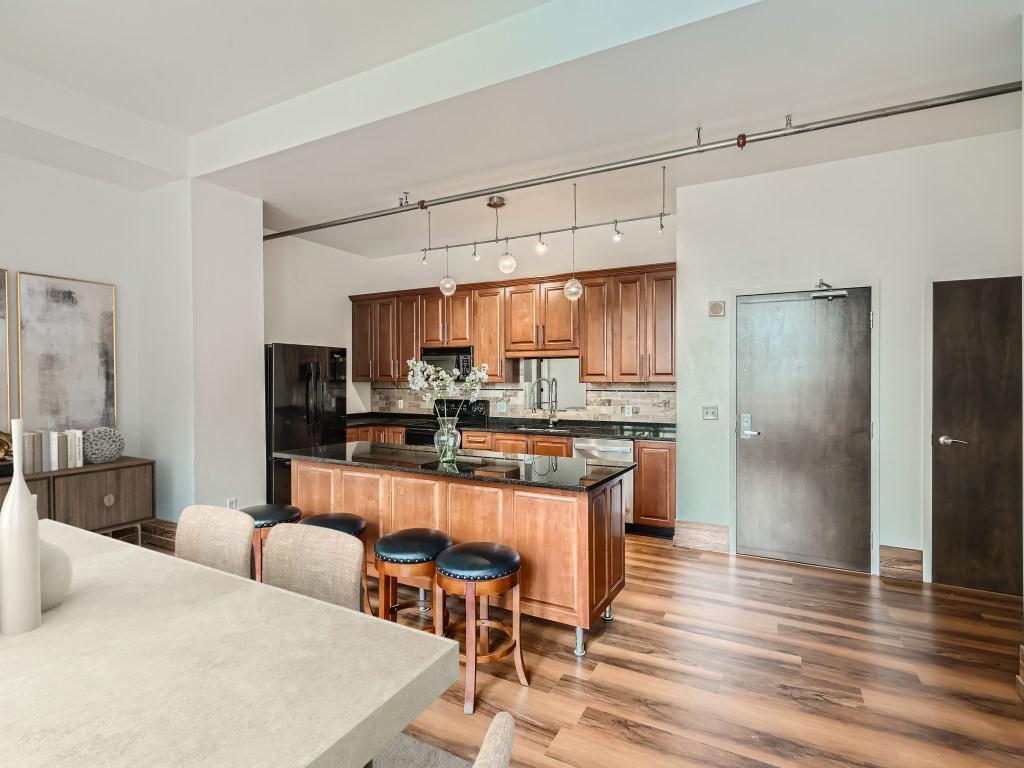 350 Saint Peter Street Unit: 1106