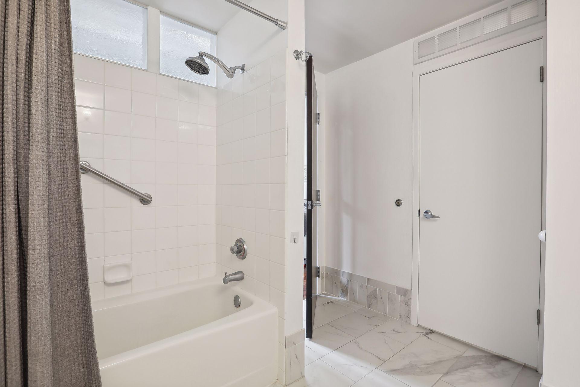 350 Saint Peter Street Unit: 1106