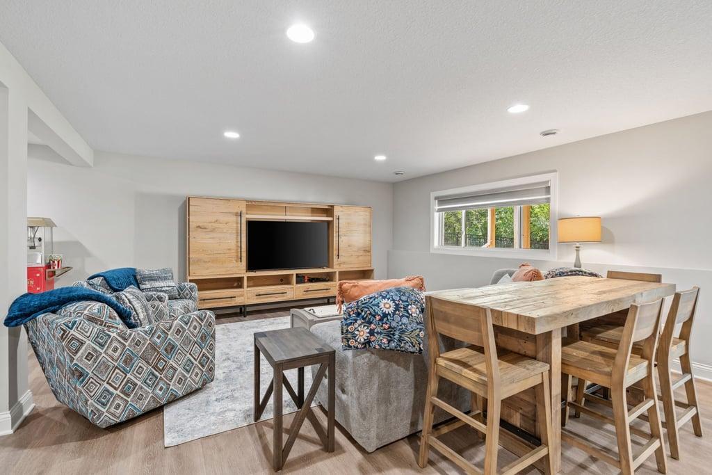 4386 Arbor Drive