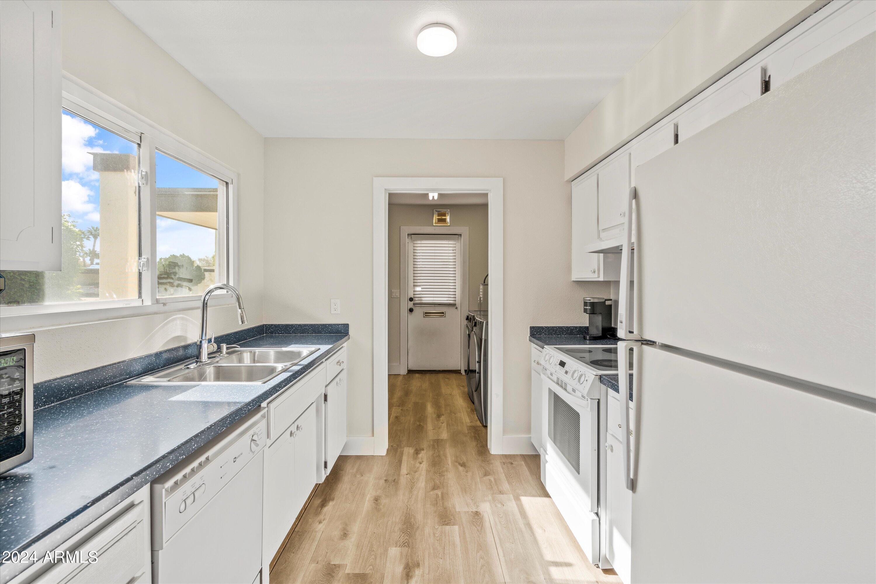 1970 E DEL SUR Drive