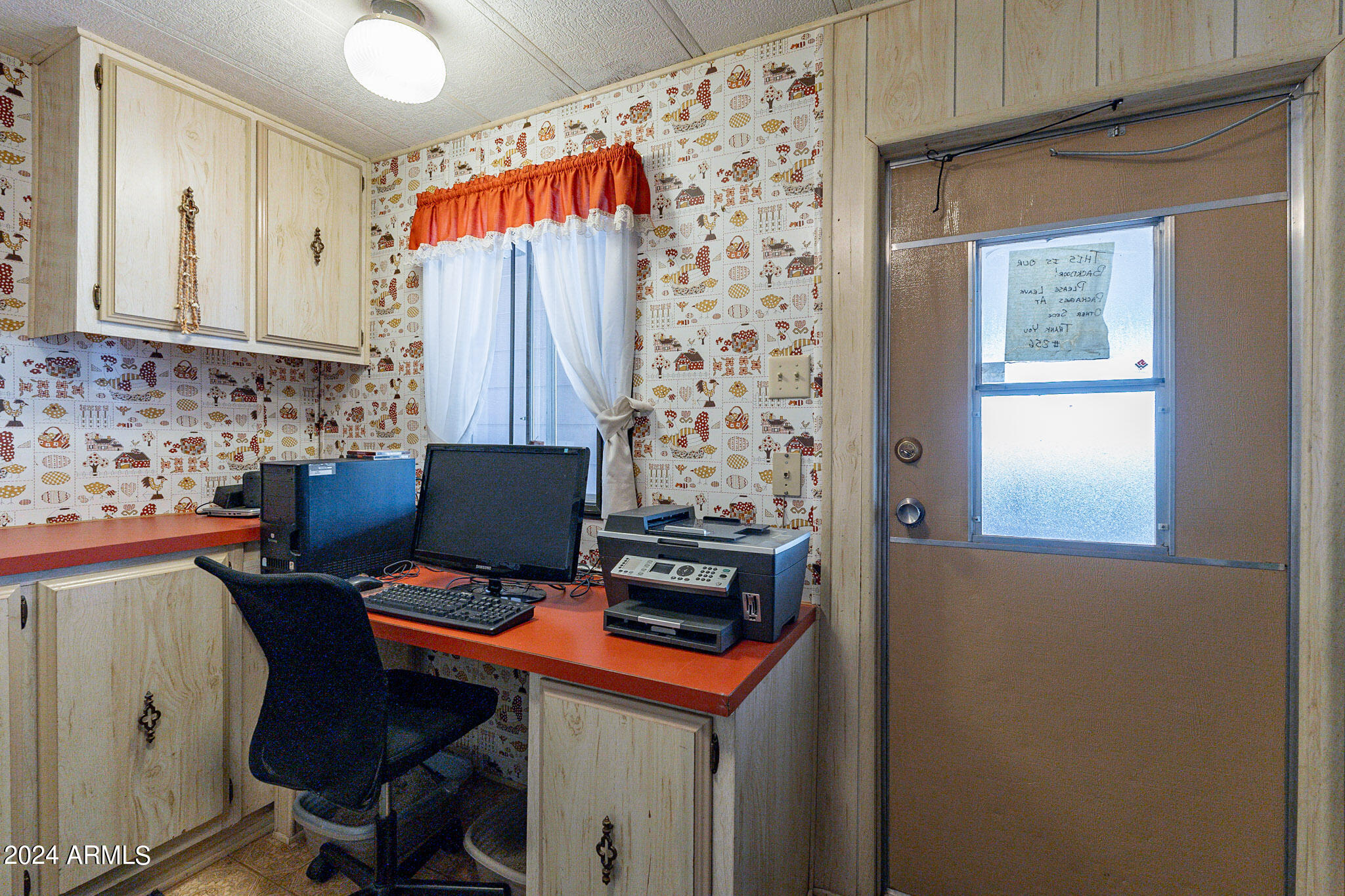 205 S HIGLEY Road, 256