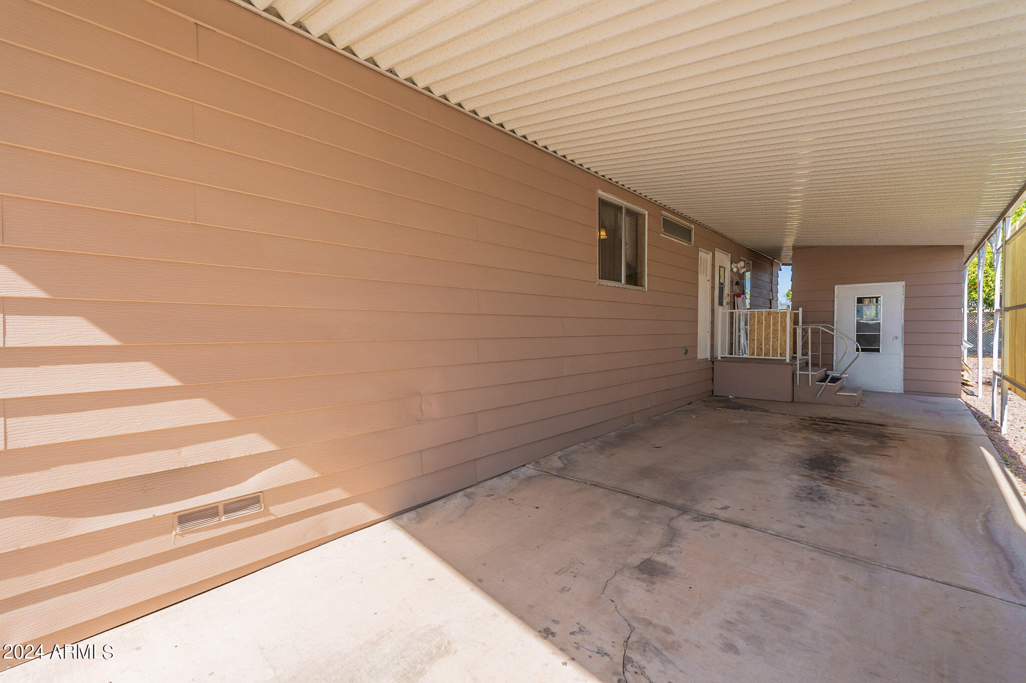 205 S HIGLEY Road, 256