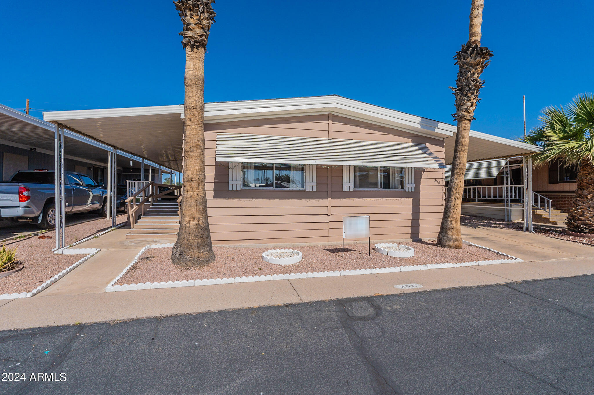 205 S HIGLEY Road, 256