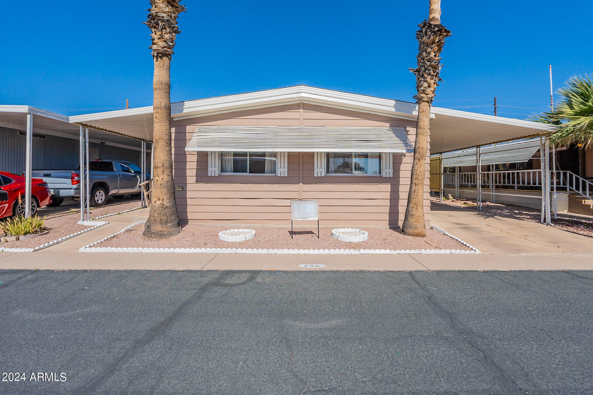 205 S HIGLEY Road, 256