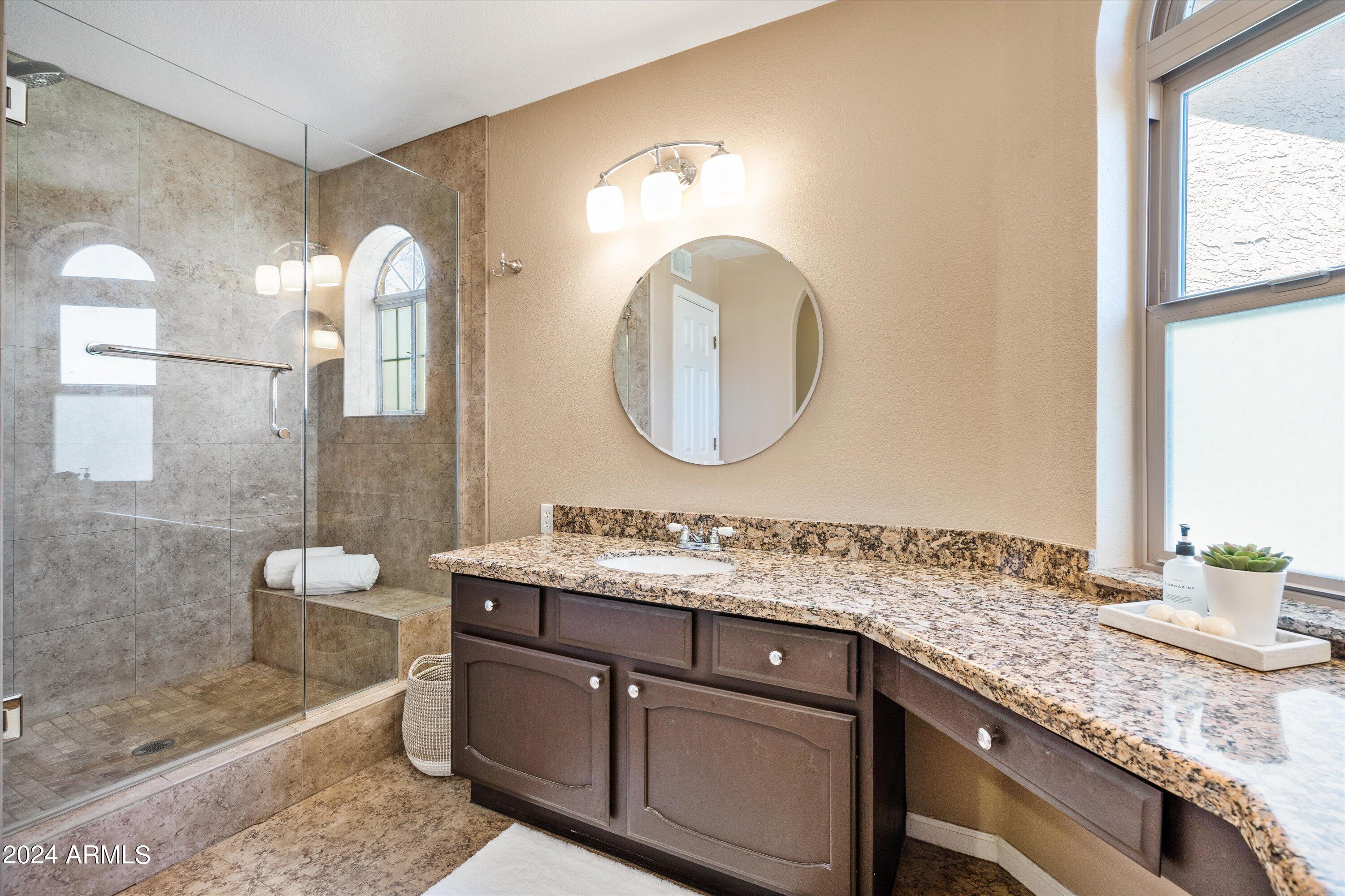 1044 N LONGMORE Street