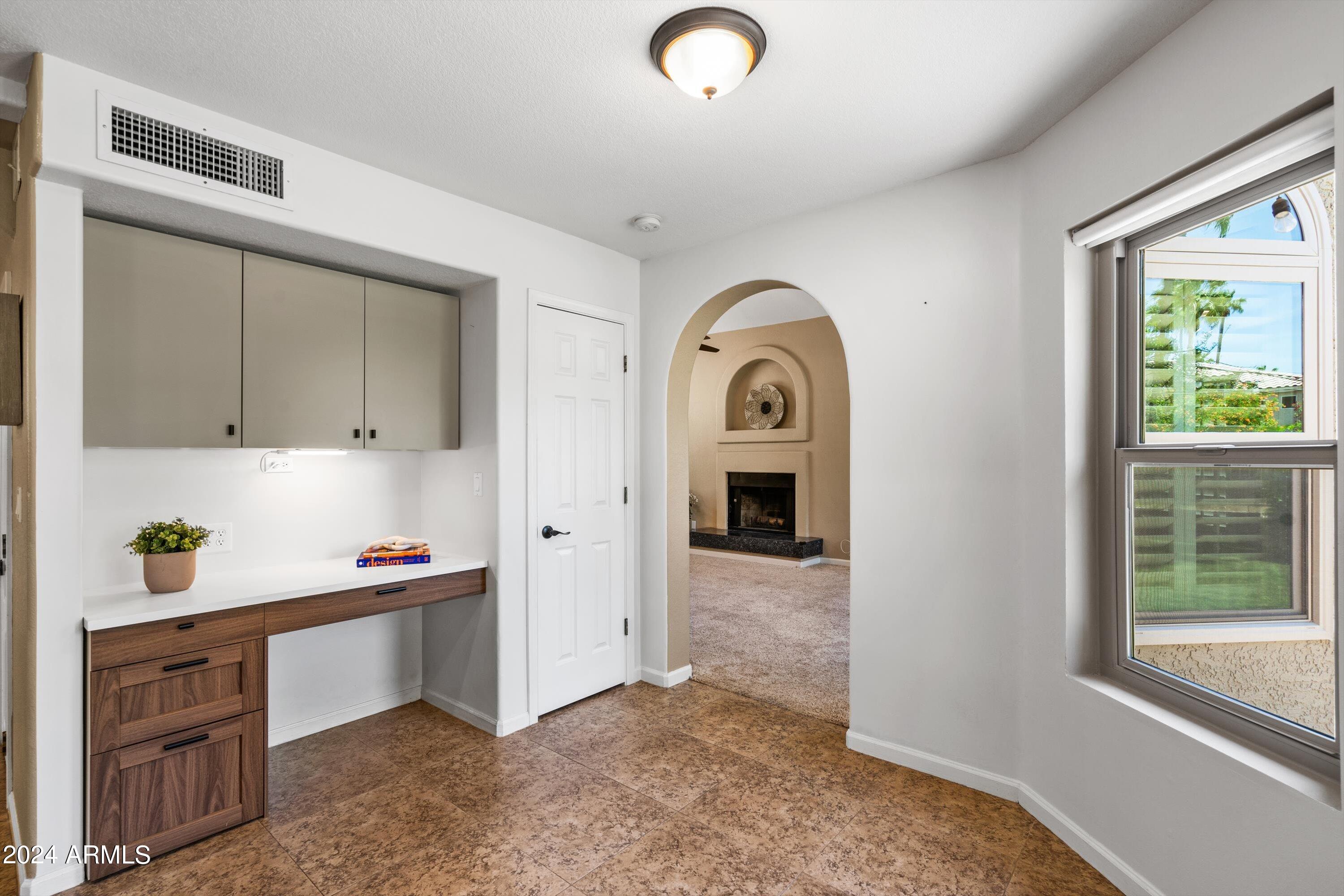 1044 N LONGMORE Street