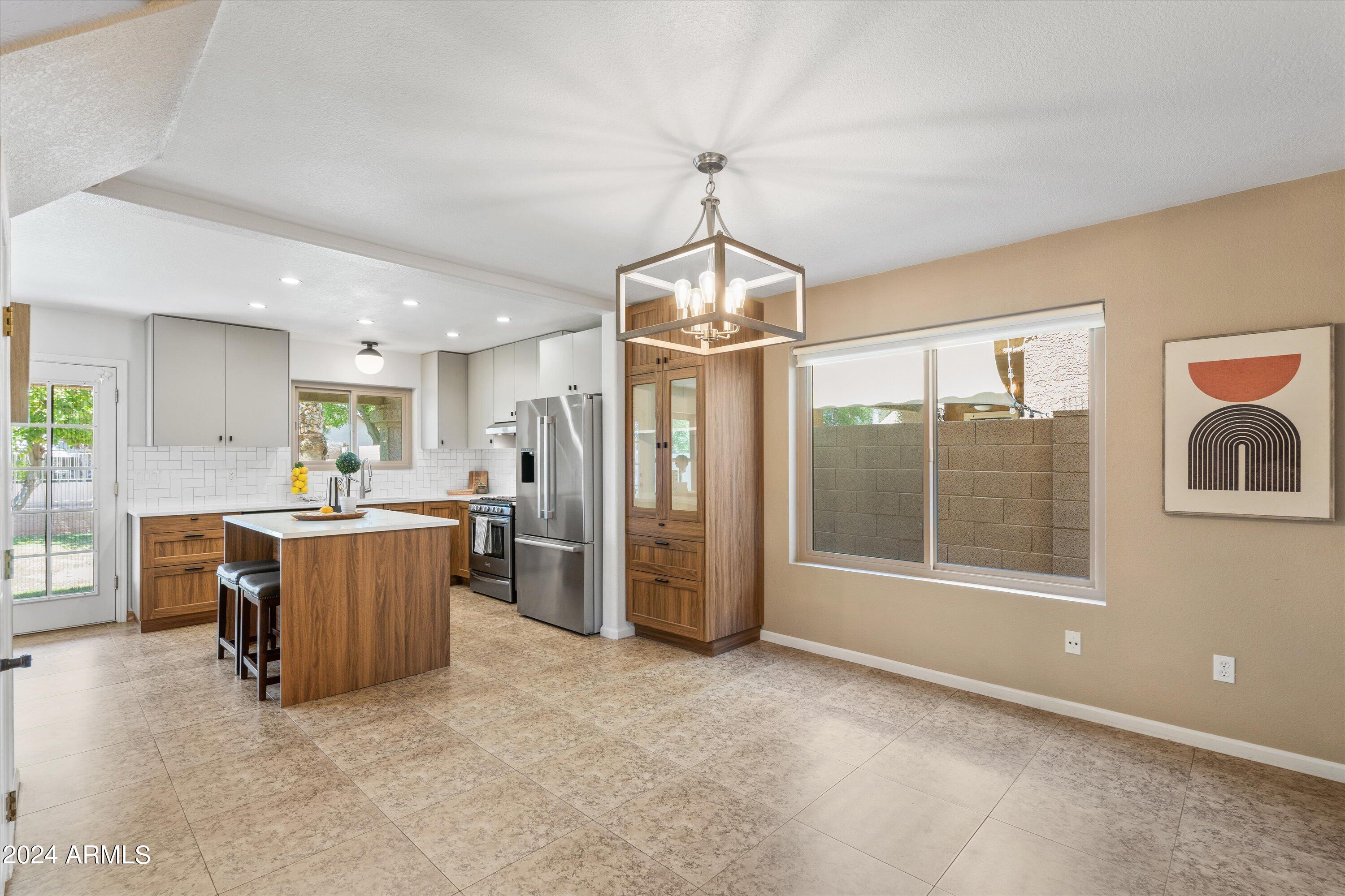 1044 N LONGMORE Street