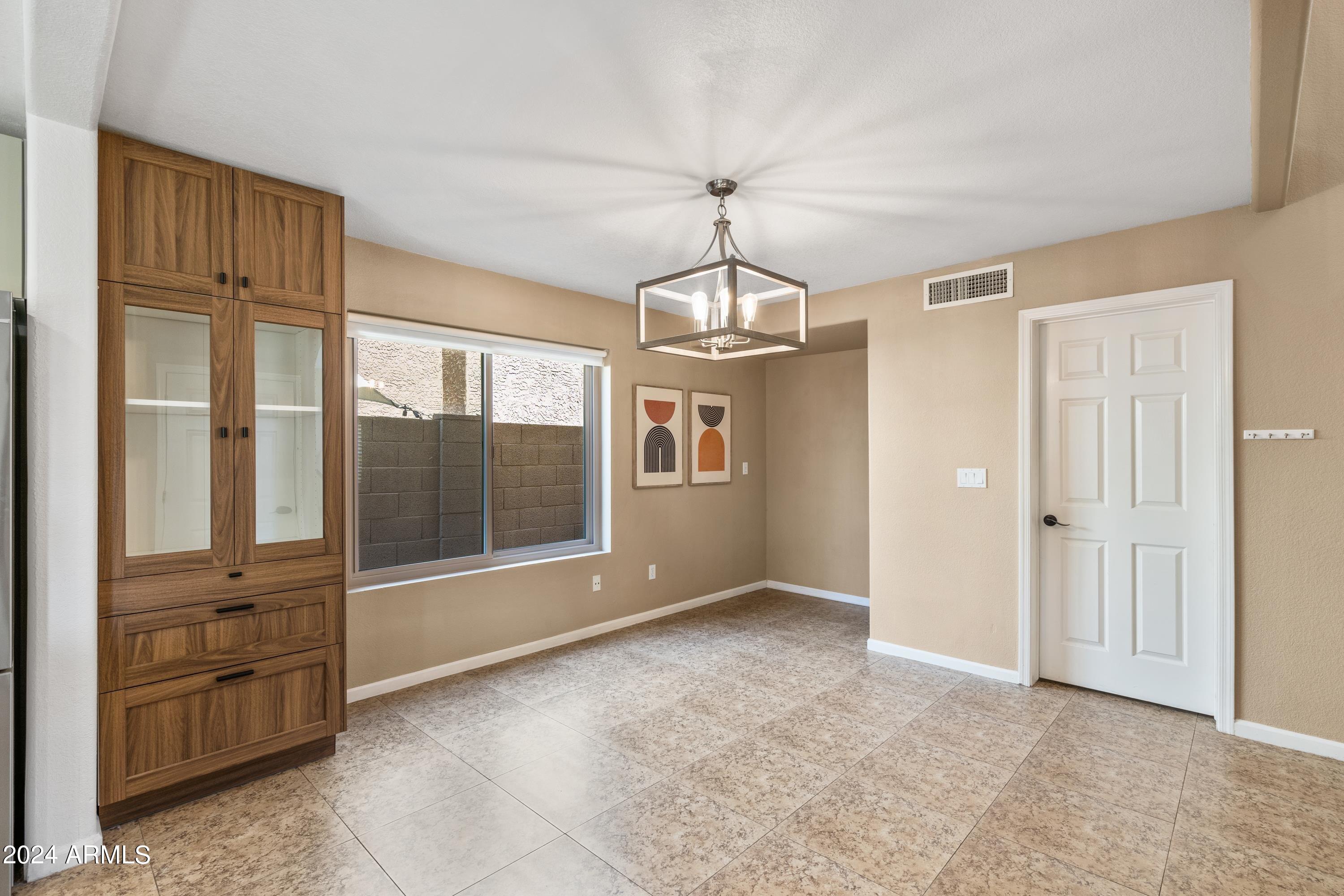 1044 N LONGMORE Street