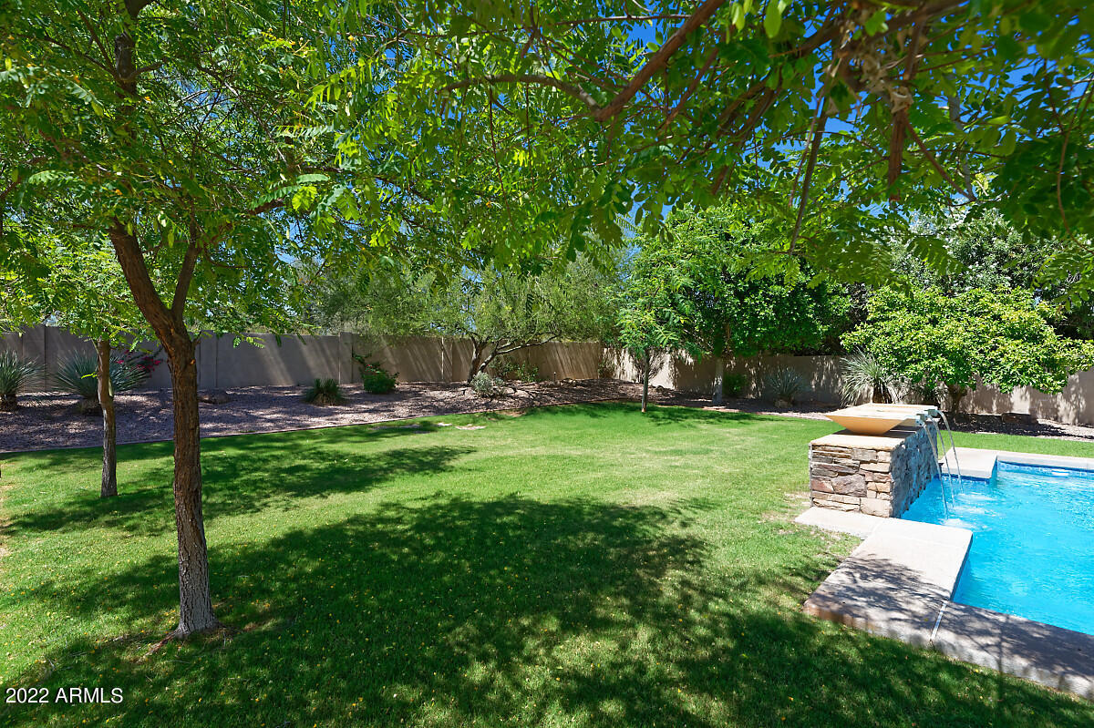 10220 E COCHISE Drive