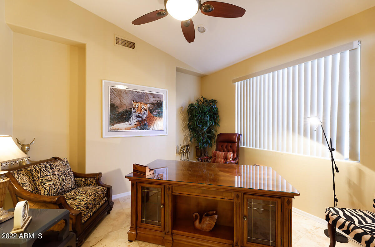 10220 E COCHISE Drive