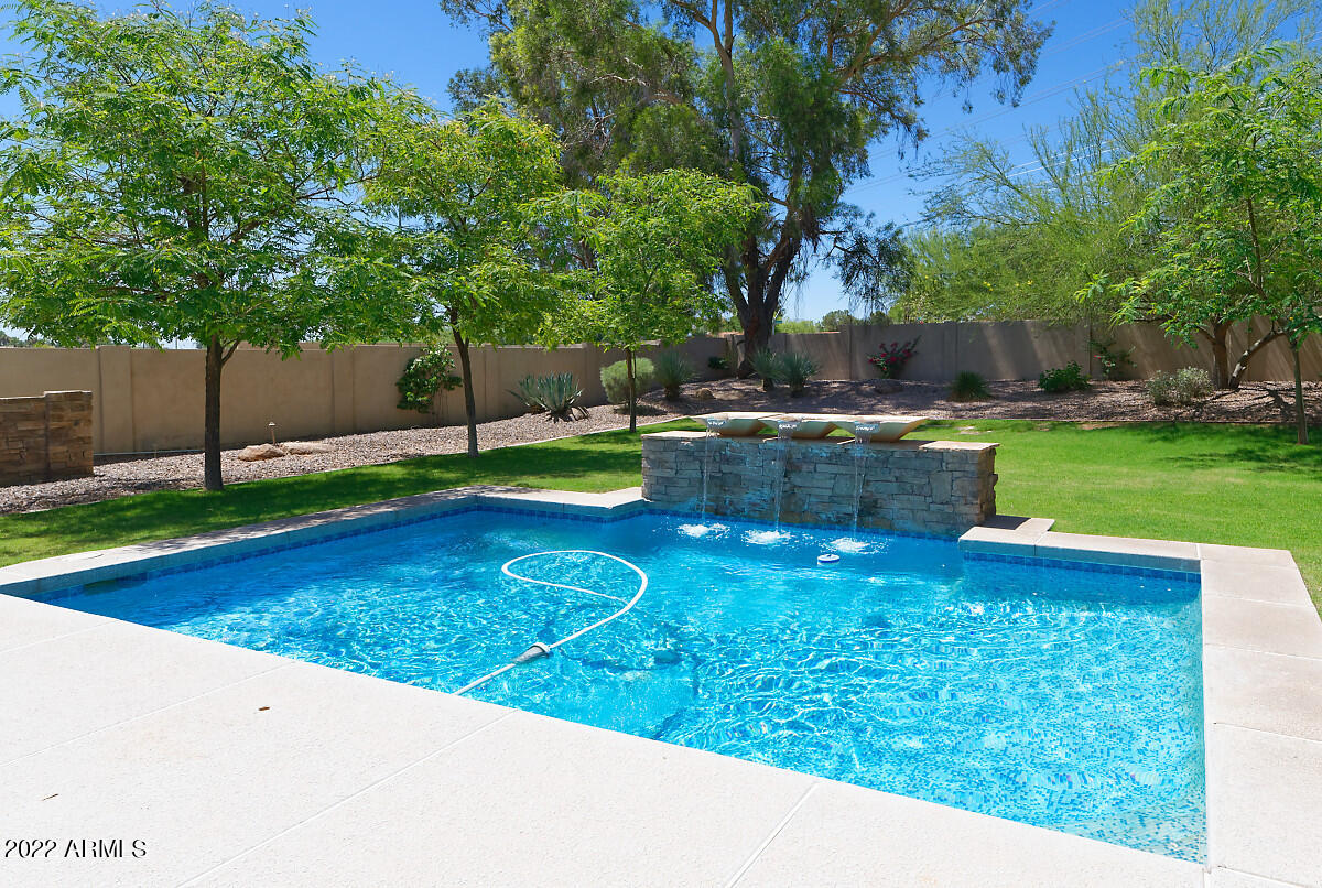 10220 E COCHISE Drive