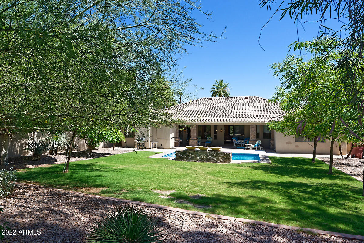 10220 E COCHISE Drive