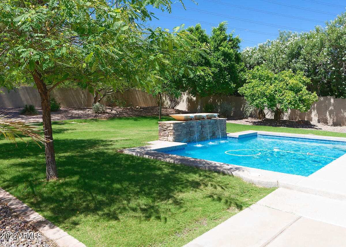 10220 E COCHISE Drive