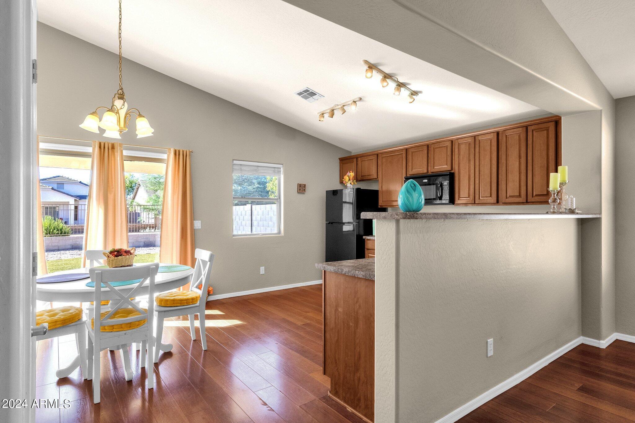 1431 W BELMONT RED Trail