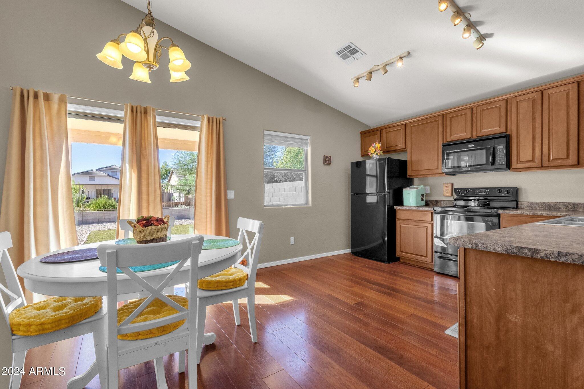 1431 W BELMONT RED Trail