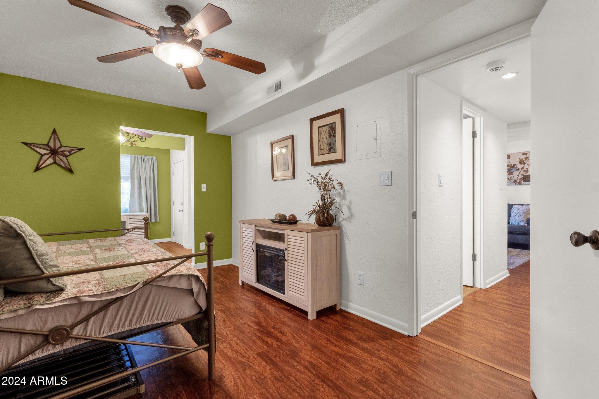 2534 W BERRIDGE Lane, 108