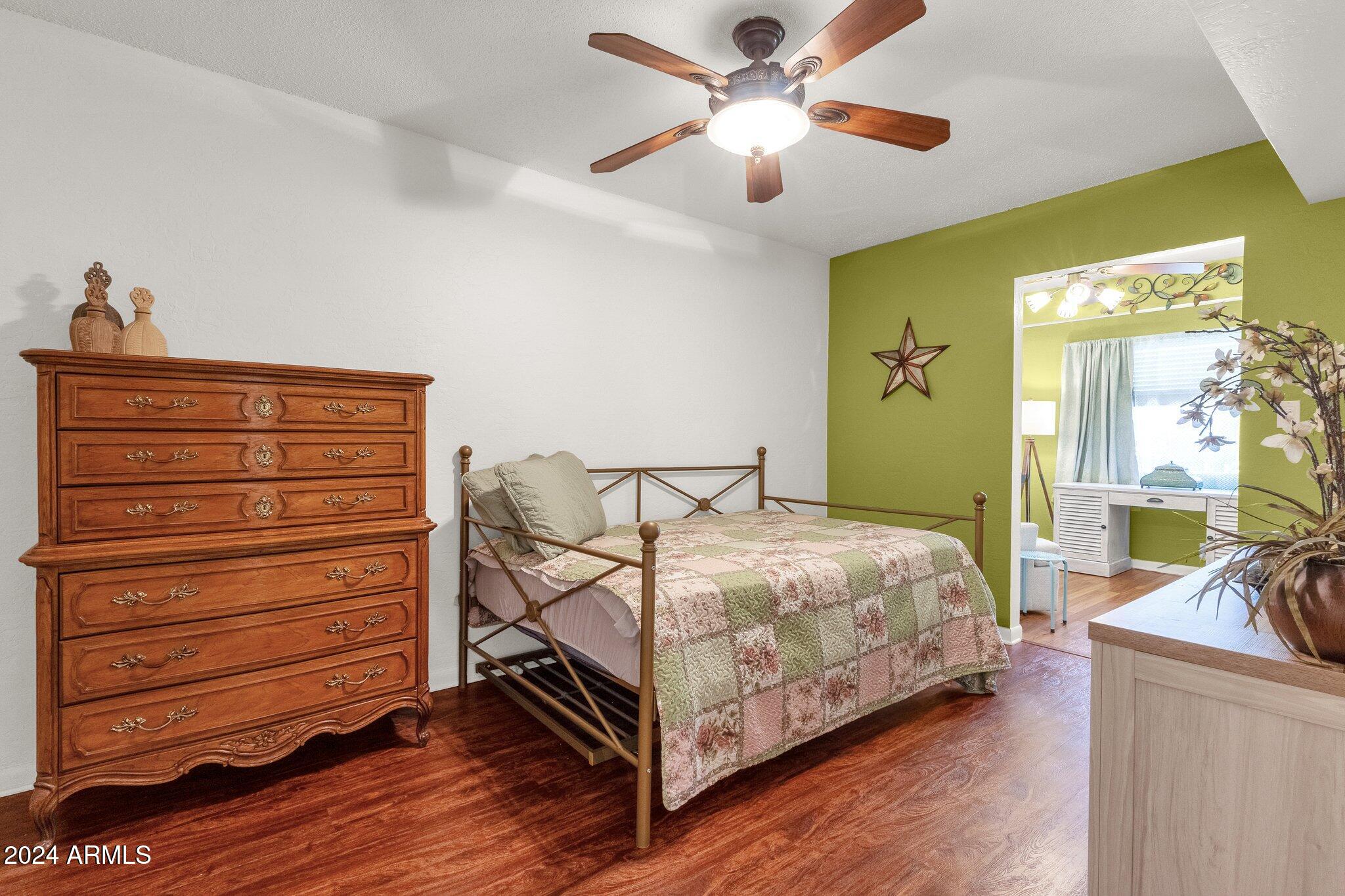 2534 W BERRIDGE Lane, 108