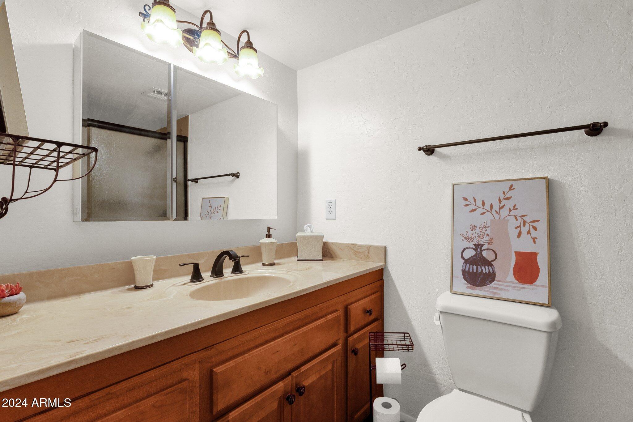 2534 W BERRIDGE Lane, 108