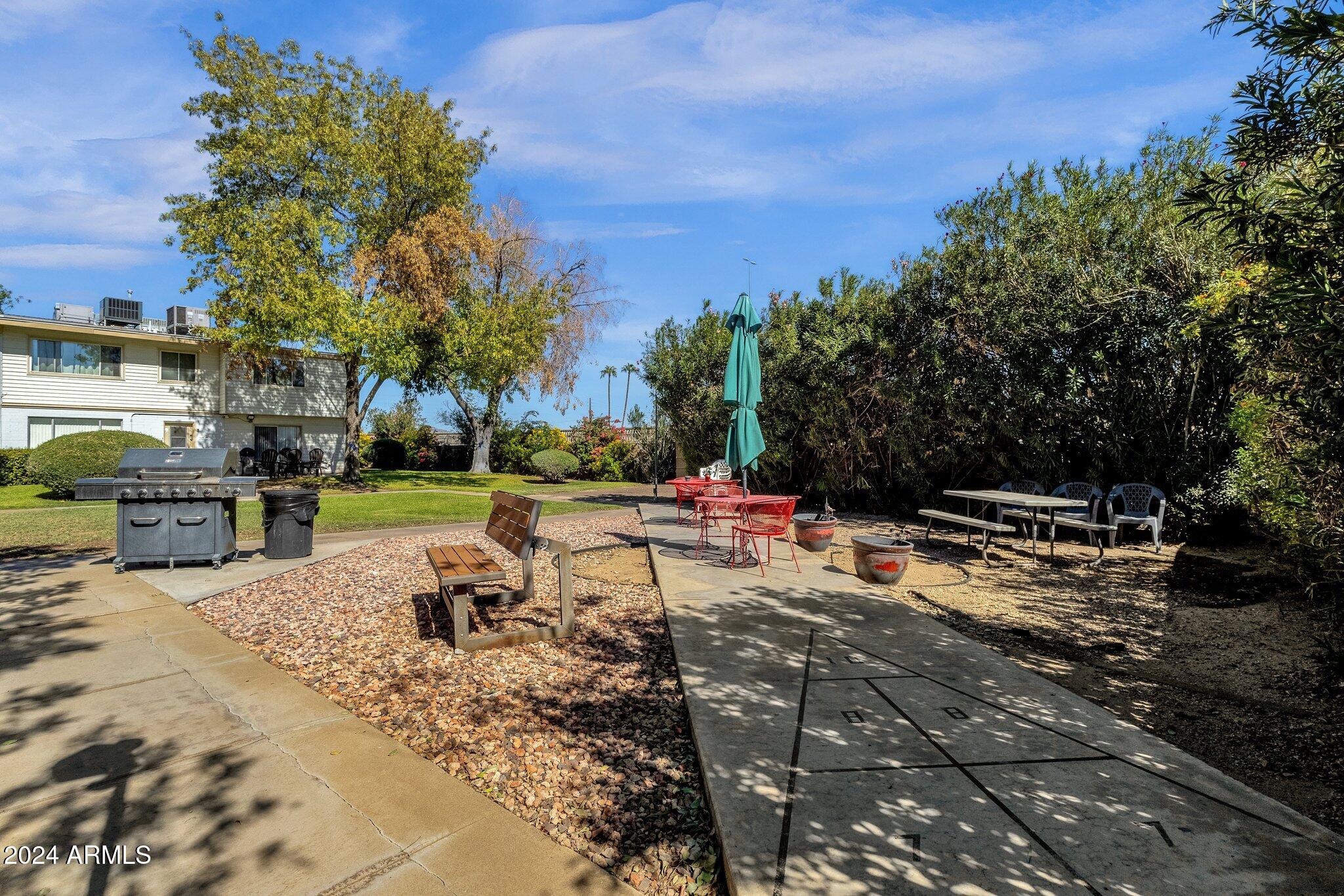 2534 W BERRIDGE Lane, 108