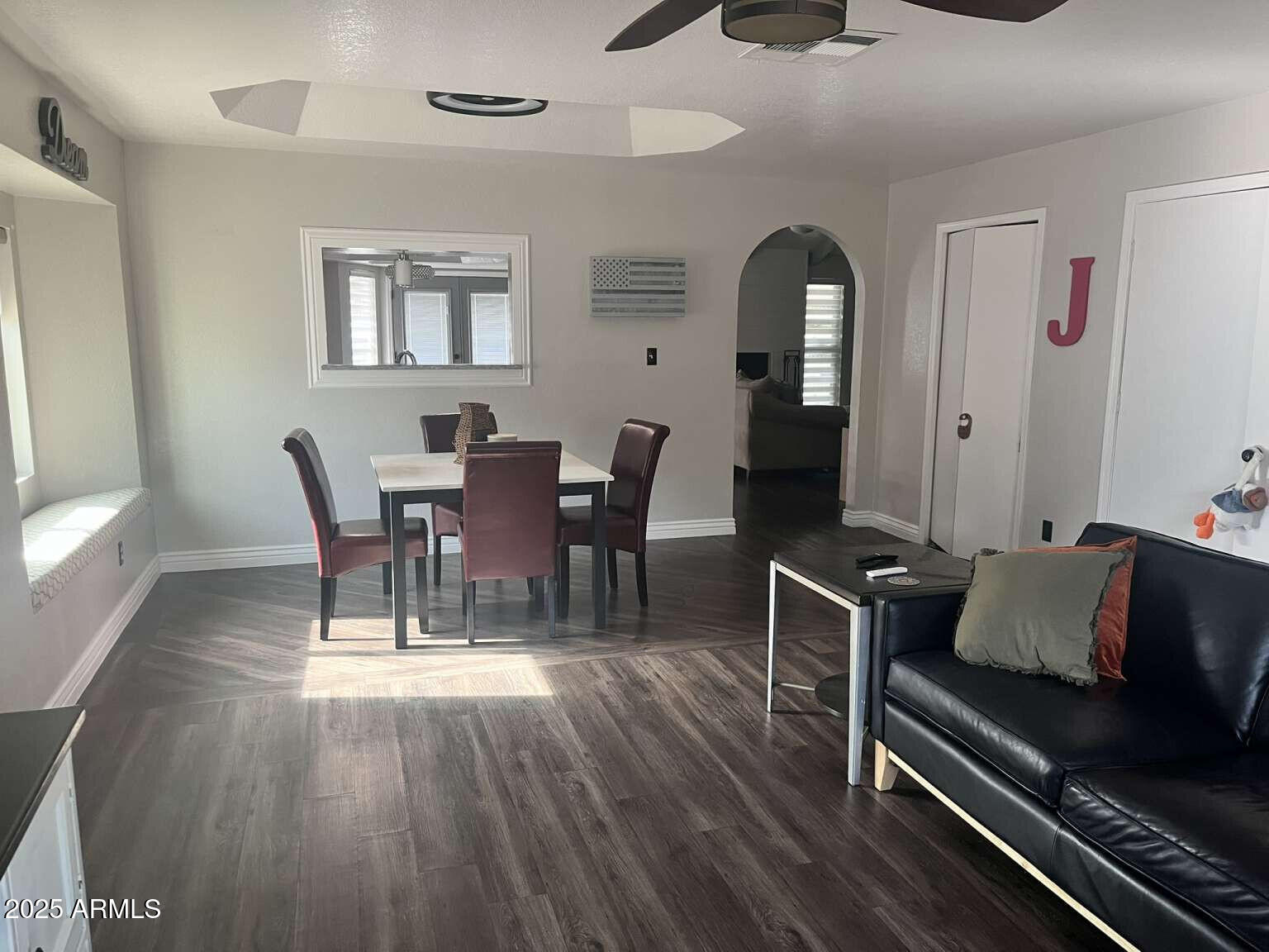 5537 E DRUMMER Avenue