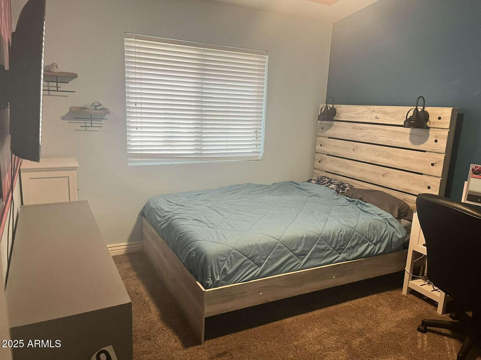 5537 E DRUMMER Avenue