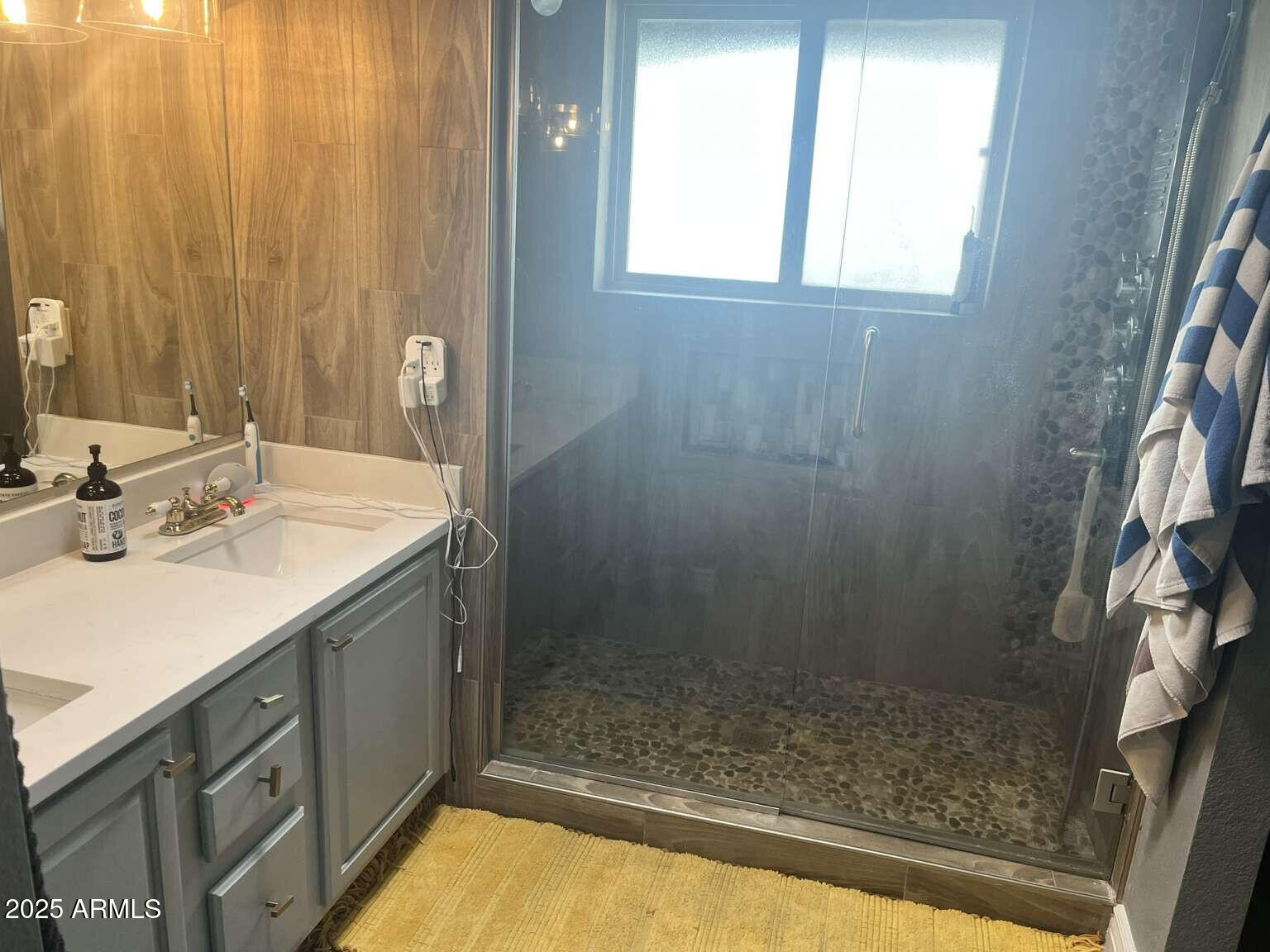 5537 E DRUMMER Avenue