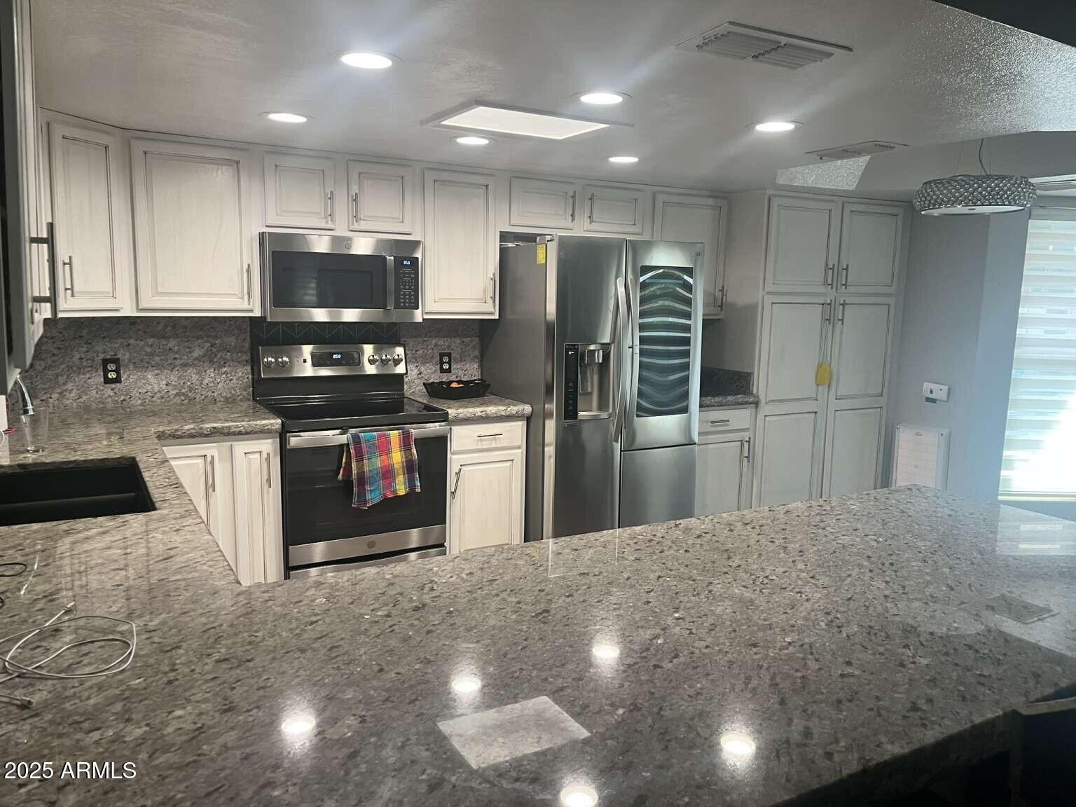 5537 E DRUMMER Avenue