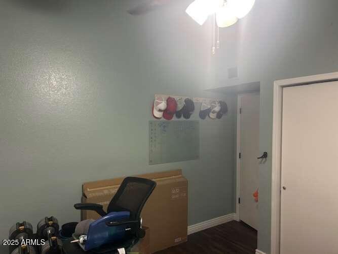 5537 E DRUMMER Avenue