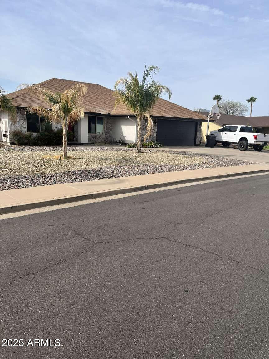 5537 E DRUMMER Avenue