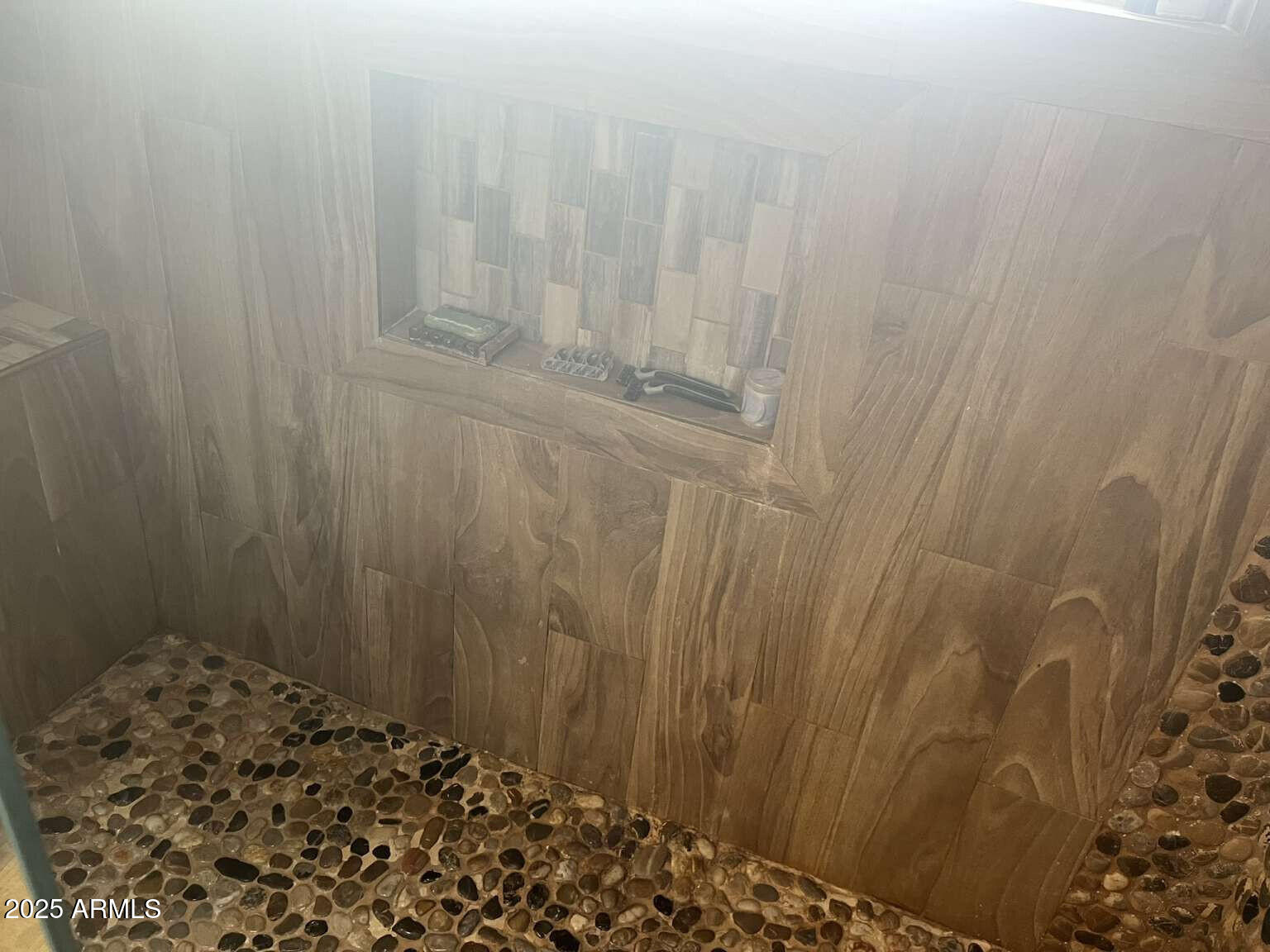 5537 E DRUMMER Avenue