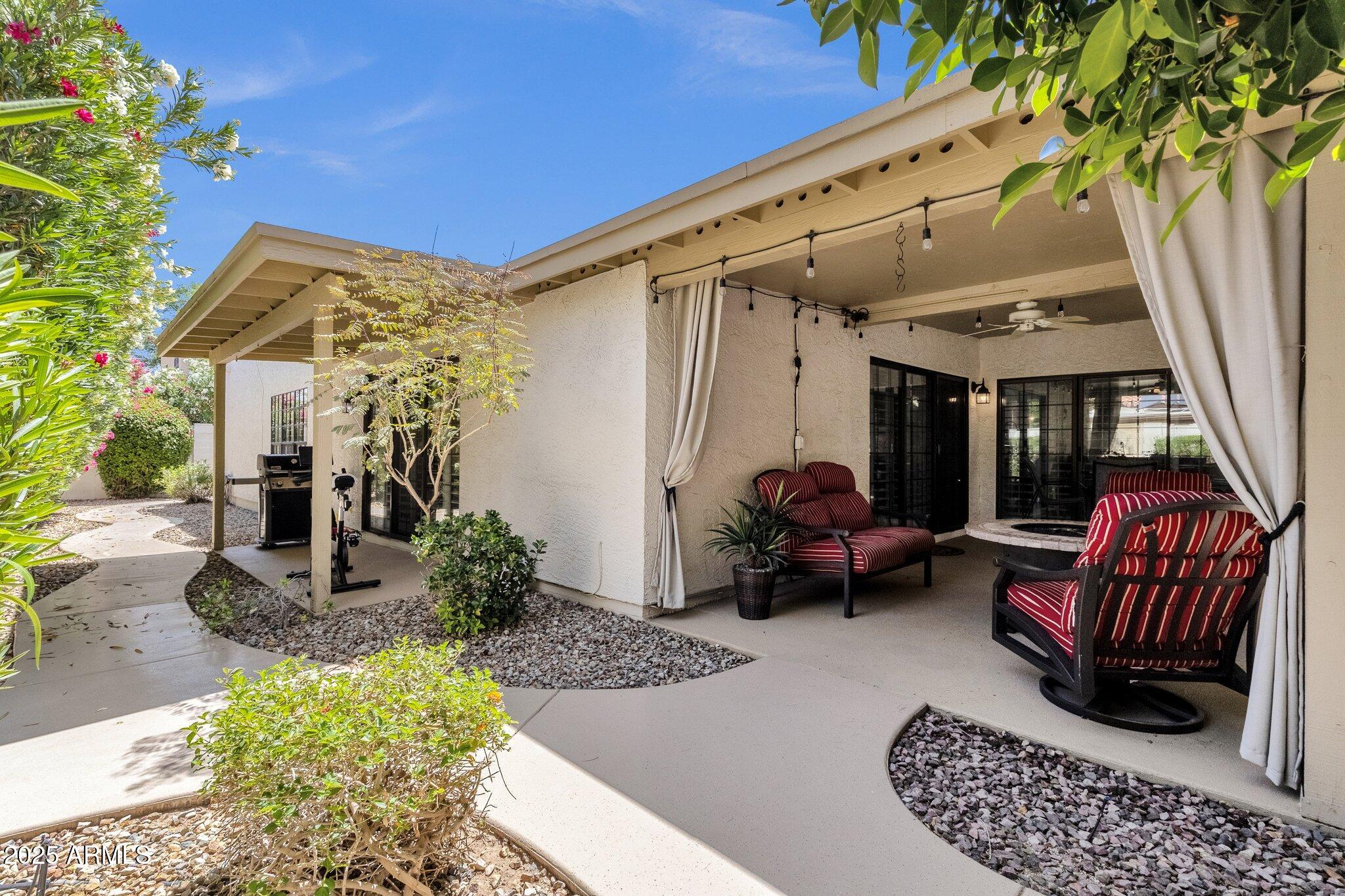 1978 E CARVER Road