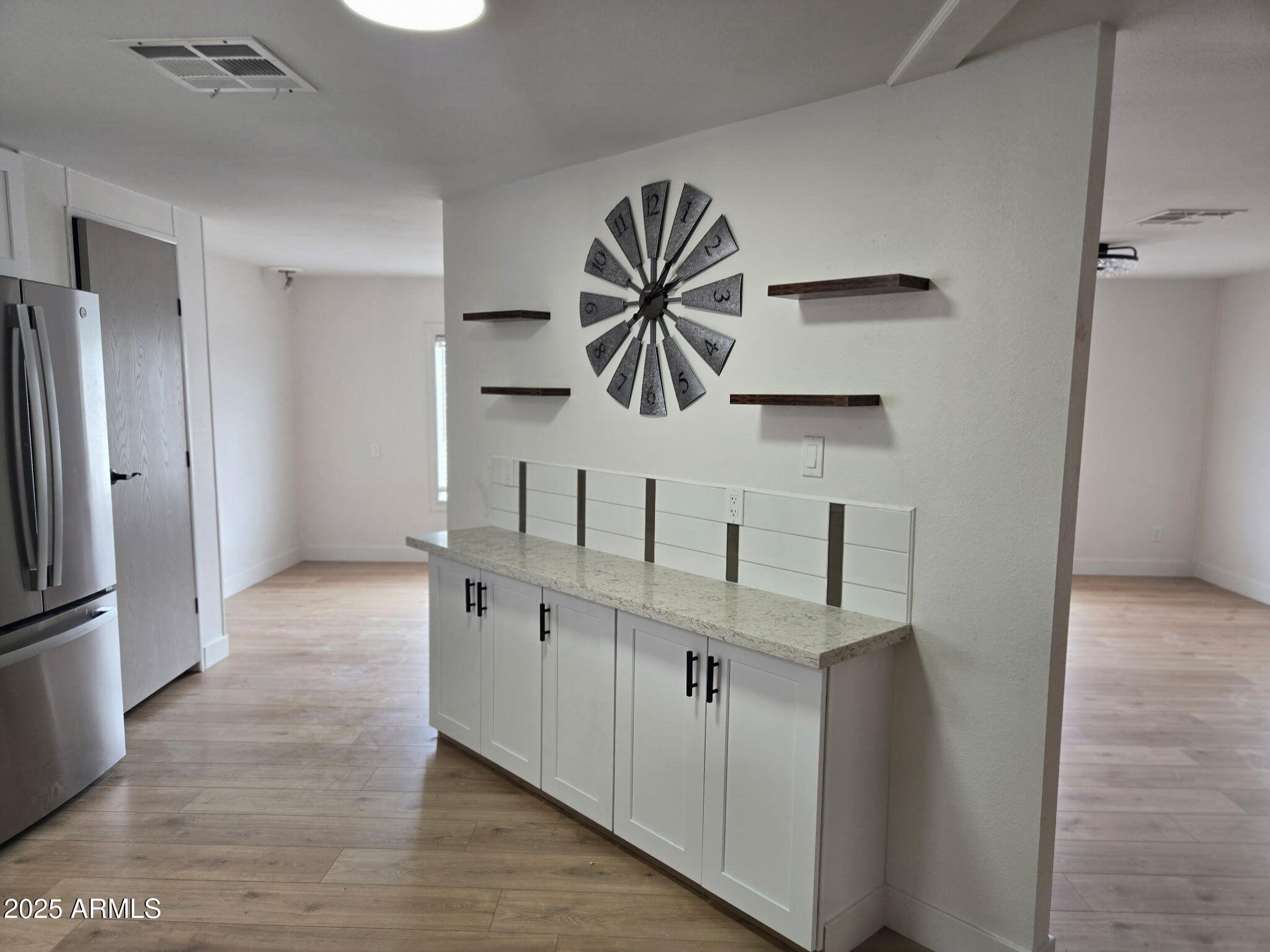 3104 E Broadway Road, 207