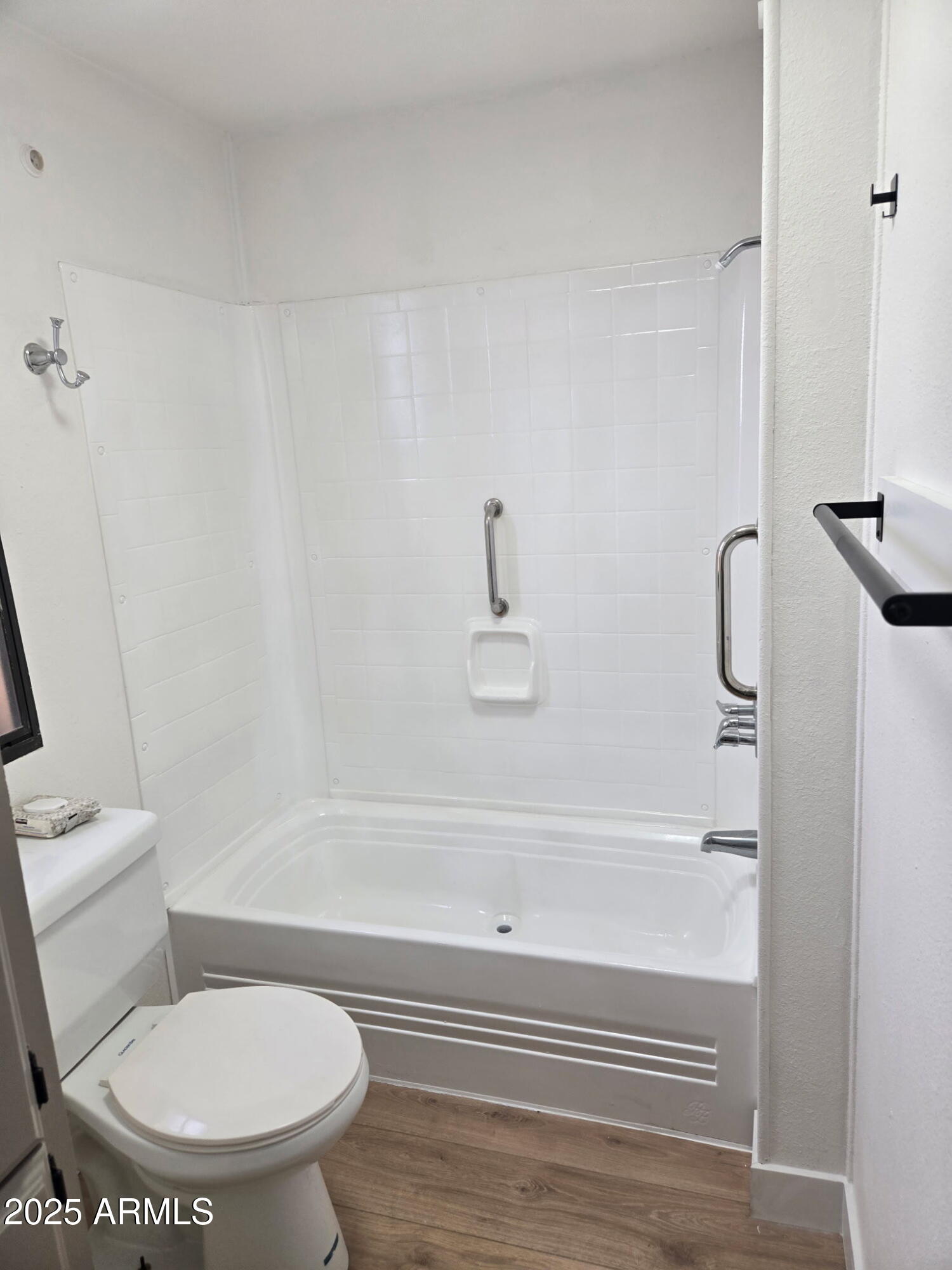 3104 E Broadway Road, 207