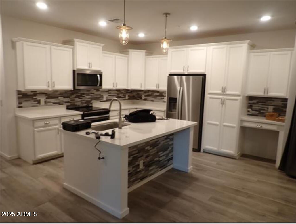 3900 E BASELINE Road, 172