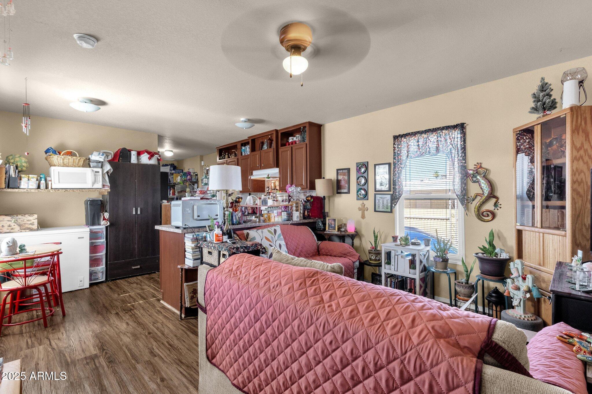 8421 E MAIN Street, 116