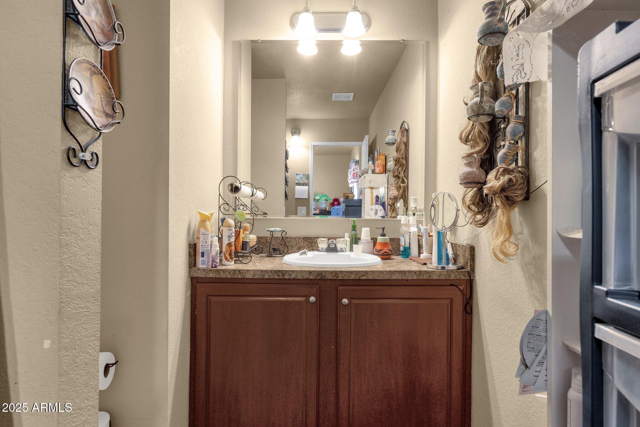 8421 E MAIN Street, 116