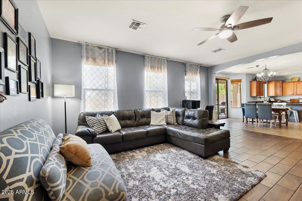 3126 E SILVERSMITH Trail