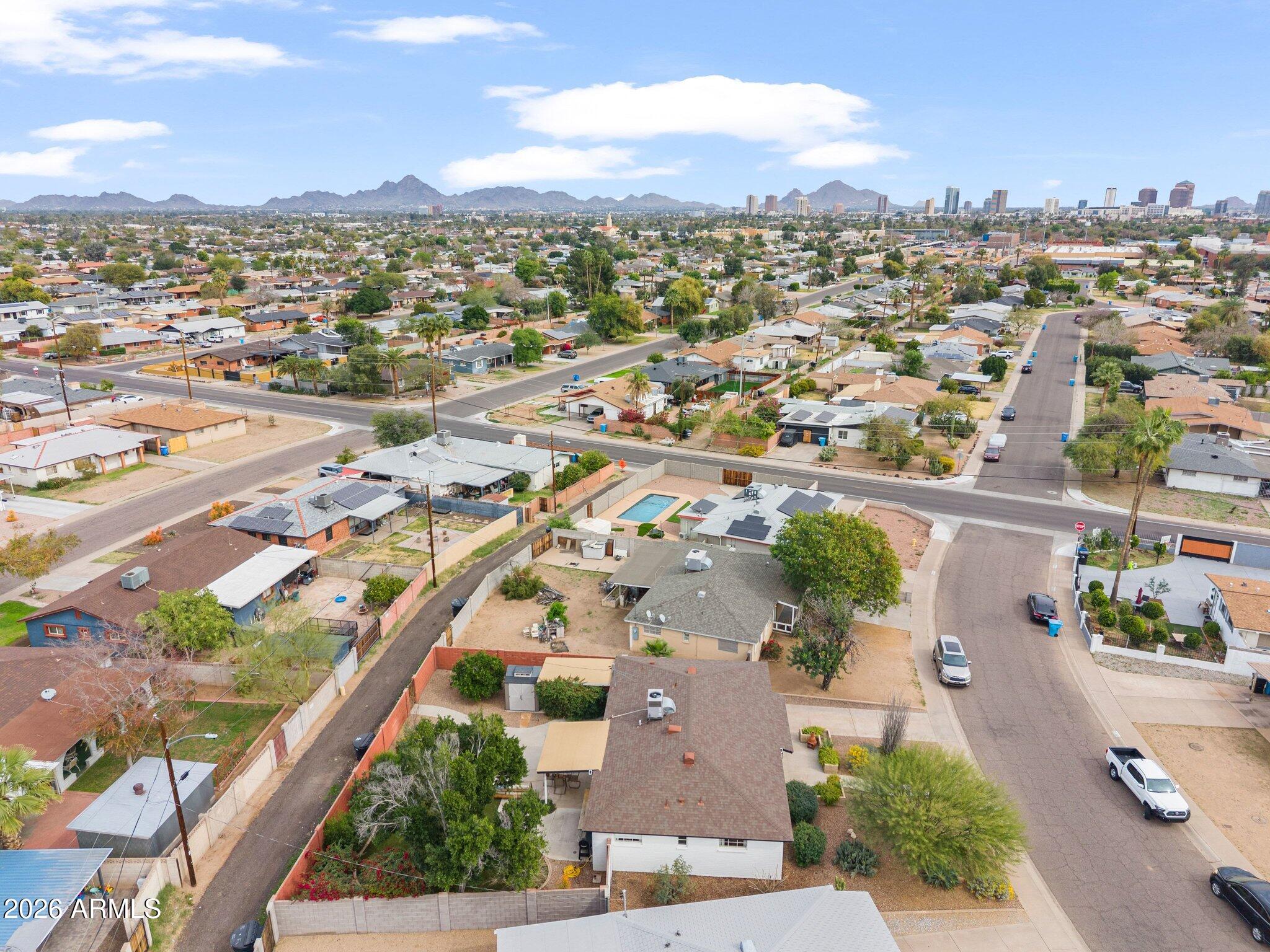 2314 W PINCHOT Avenue