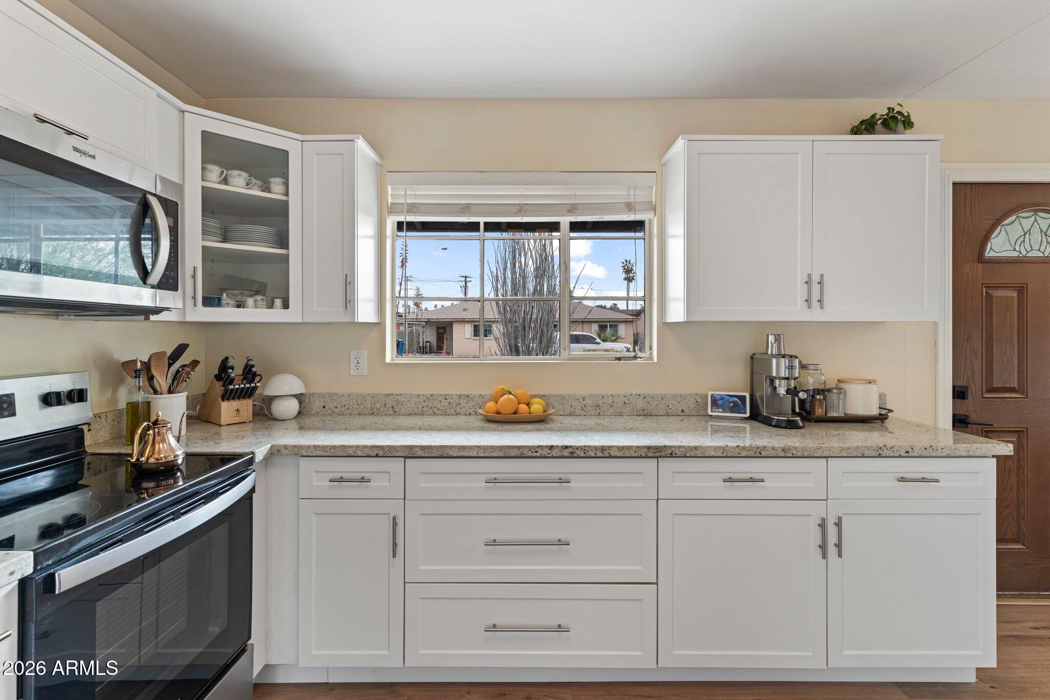 2314 W PINCHOT Avenue